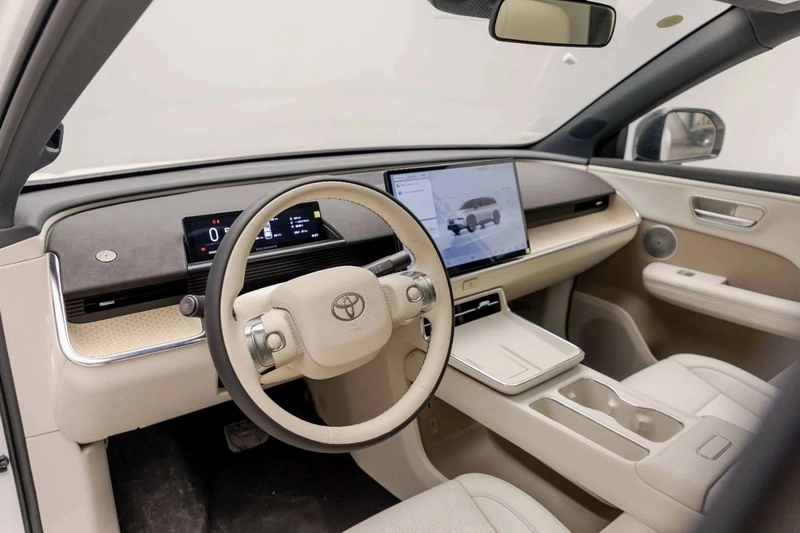 نمای صندلی های جلوی تویوتا BZ3X مدل 2025 نمای صندلی های جلوی تویوتا BZ3X مدل 2025