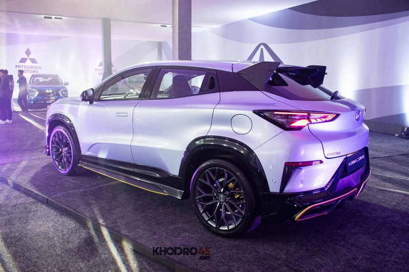 نمای عقب چانگان UNI-T