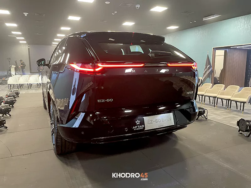 نمای عقب مزدا EZ-60