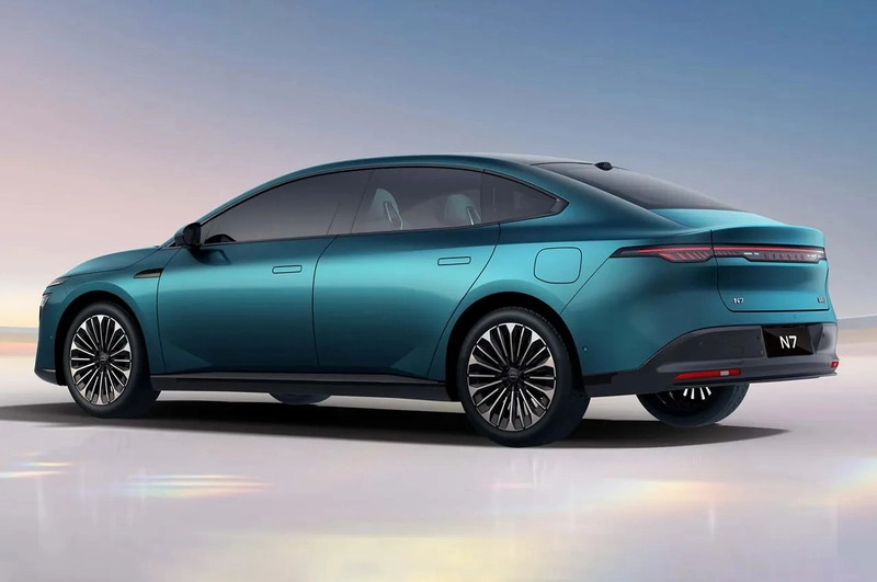 نمای عقب نیسان N7 نمای عقب نیسان N7