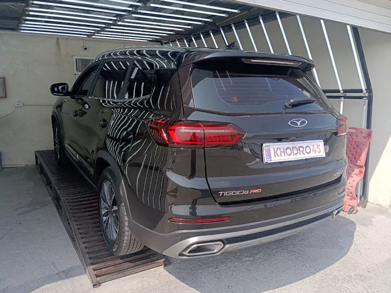 نمای عقب تیگو ۸ پرو