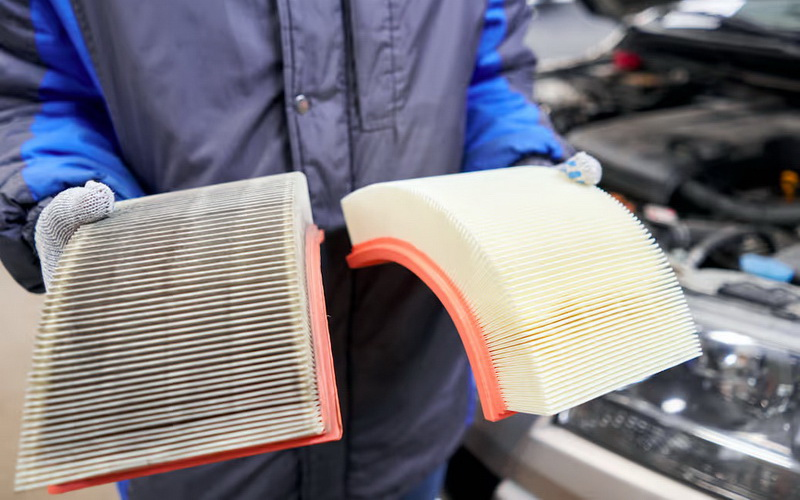 کثیفی فیلتر هوا مانع از تامین کافی هوای موتور می شود کثیفی فیلتر هوا مانع از تامین کافی هوای موتور می شود