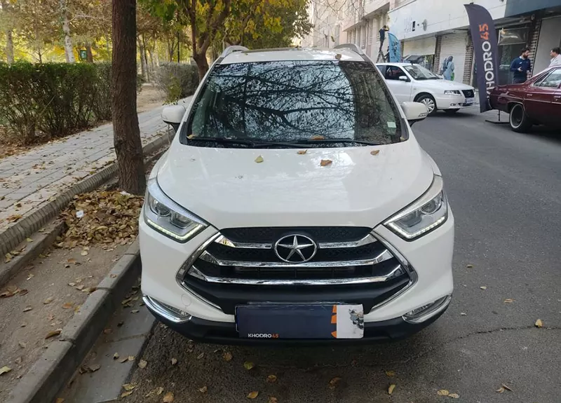 جک S3 سفید از نمای جلو