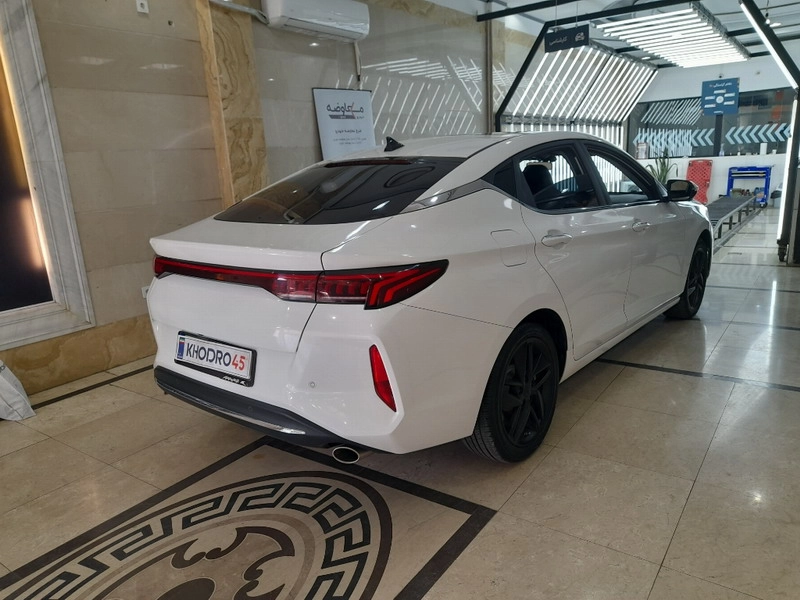 نمای عقب kmc j7