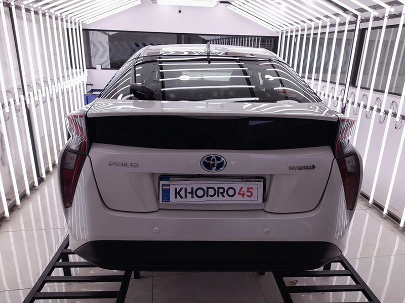 نمای عقب تویوتا پریوس مدل 2017 نمای عقب تویوتا پریوس مدل 2017