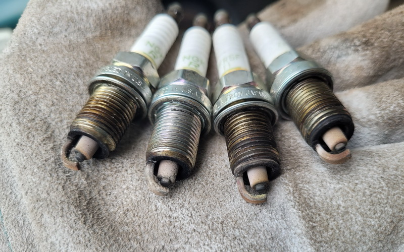 شمع های معمولی از آلیاژهای مس و نیکل و اتریوم و... ساخته می شود شمع های معمولی از آلیاژهای مس و نیکل و اتریوم و... ساخته می شود