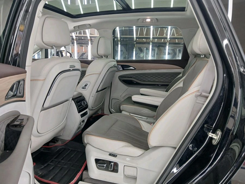 صندلی های عقب سوبا M4