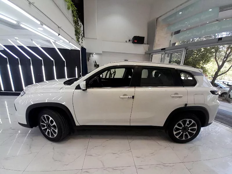 نمای جانبی سوزوکی گرند ویتارا هیبرید