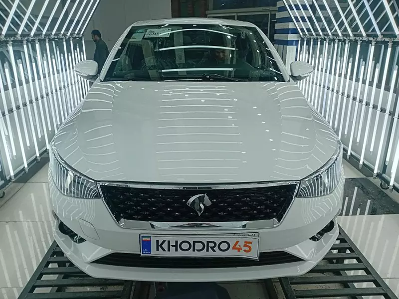 تارا v4 سفید از نمای روبرو