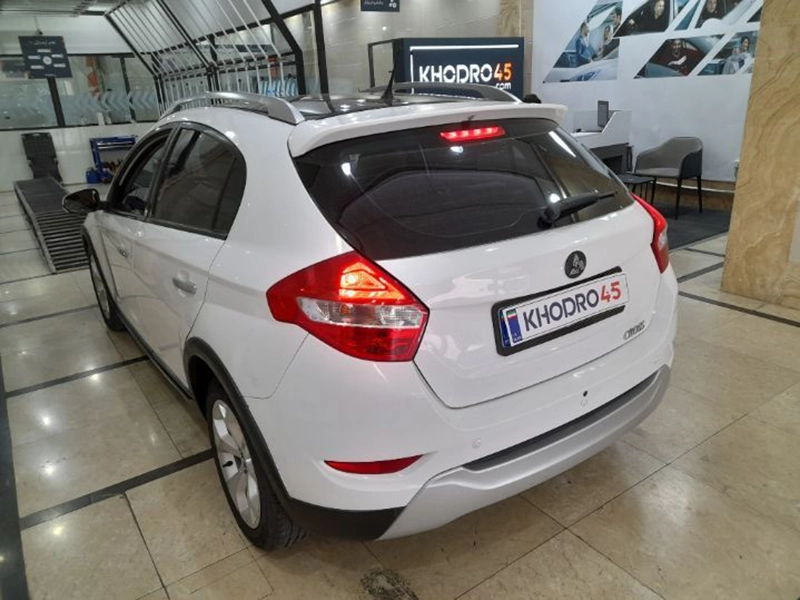 نمای عقب برلیانس کراس