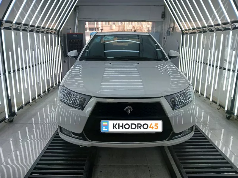 دنا پلاس توربو اتومات سفید از نمای جلو