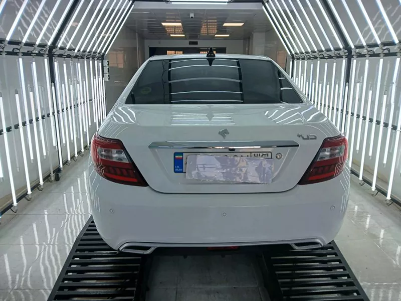 دنا پلاس توربو اتومات سفید از نمای عقب