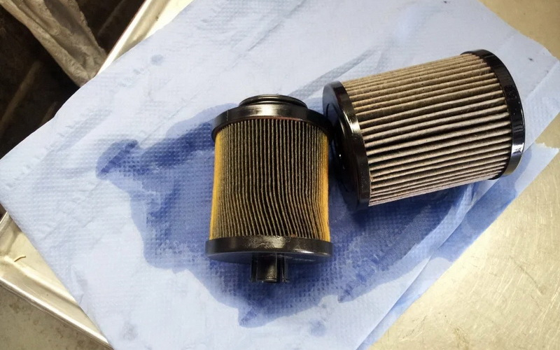 کثیفی فیلتر بنزین مانع از یک جریان دقیق و یکنواخت سوخت می شود که یکی از نتایج آن، ریپ زدن موتور ماشین است کثیفی فیلتر بنزین مانع از یک جریان دقیق و یکنواخت سوخت می شود که یکی از نتایج آن، ریپ زدن موتور ماشین است