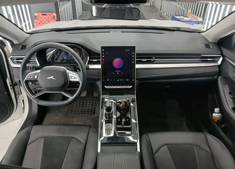 طراحی داخلی کی ام سی J7