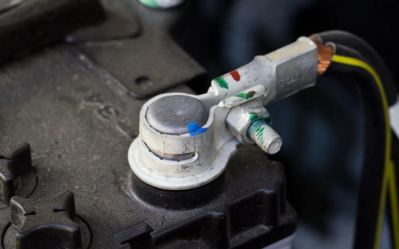 ضعیف بودن اتصال منفی و بدنه ماشین هم می تواند باعث ریپ زدن شود ضعیف بودن اتصال منفی و بدنه ماشین هم می تواند باعث ریپ زدن شود