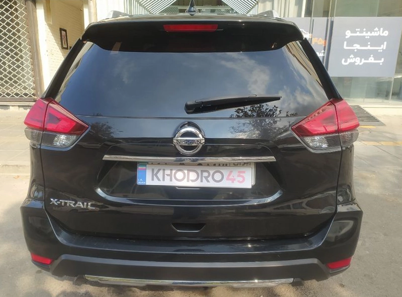 نمای عقب نیسان ایکس تریل 2018