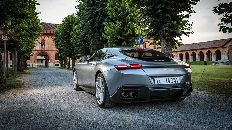 نمای جانبی فراری روما مدل 2020