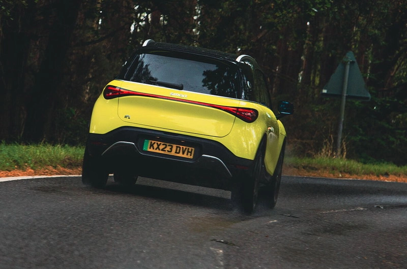 اسمارت هشتگ ۱ نمای عقب 