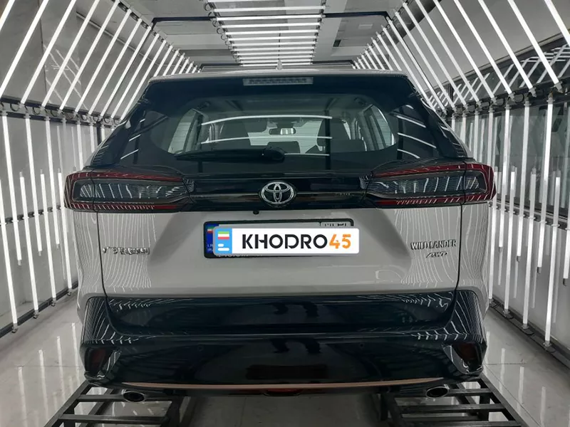 نمای عقب تویوتا وایلدلندر ۲۰۲۵