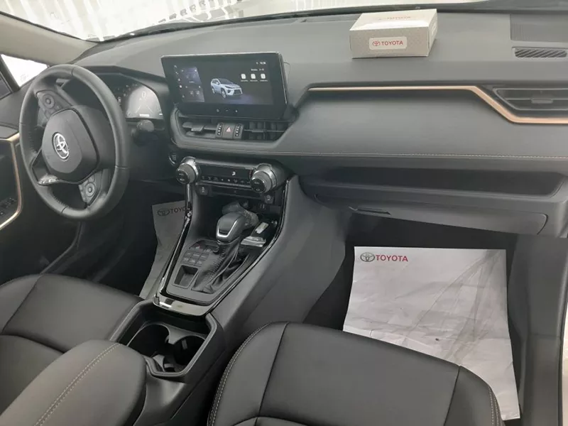 طراحی داخلی تویوتا وایلدلندر ۲۰۲۵