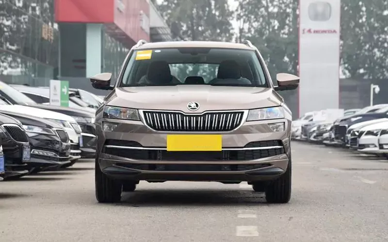 نمای جلوی اشکودا کاروک