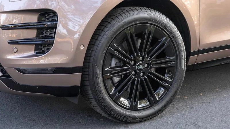 طراحی گلگیرهای رنجروور ایووک L ۲۰۲۵