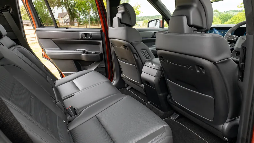 کابین هیوندای سانتافه ۲۰۲۵ کابین هیوندای سانتافه ۲۰۲۵