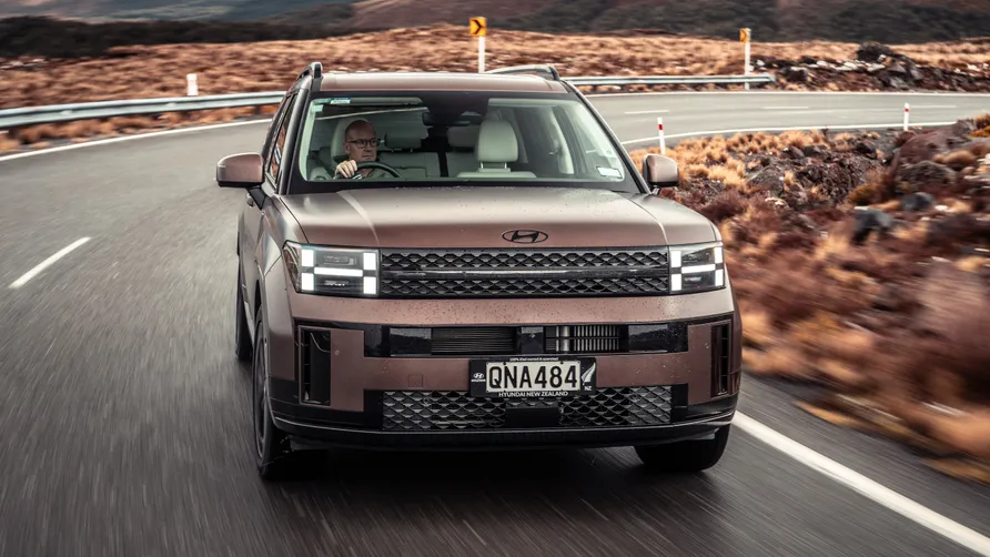 هیوندای سانتافه ۲۰۲۵ وارداتی هرمس خودرو هیوندای سانتافه ۲۰۲۵ وارداتی هرمس خودرو