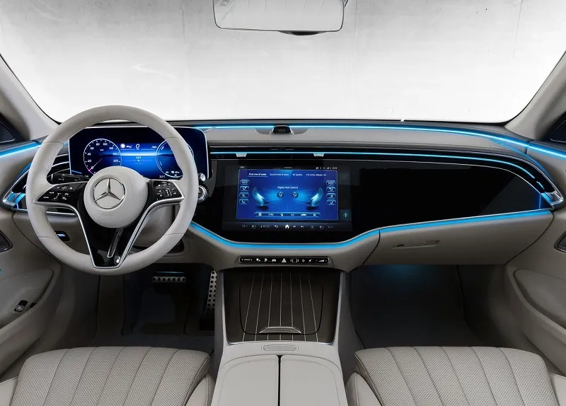 داشبرد مرسدس بنز E200 مدل ۲۰۲۵