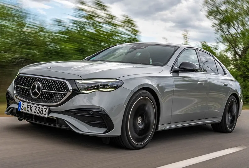 رانندگی با مرسدس بنز E200 مدل ۲۰۲۵