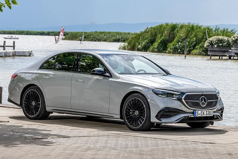 طراحی مرسدس بنز E200 مدل ۲۰۲۵