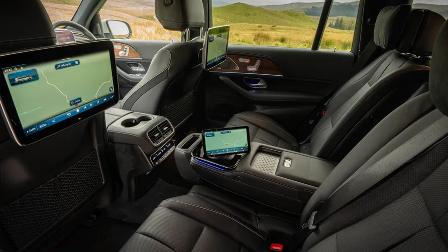 نمایشگر ردیف دوم مرسدس بنز GLS 450 نمایشگر ردیف دوم مرسدس بنز GLS 450