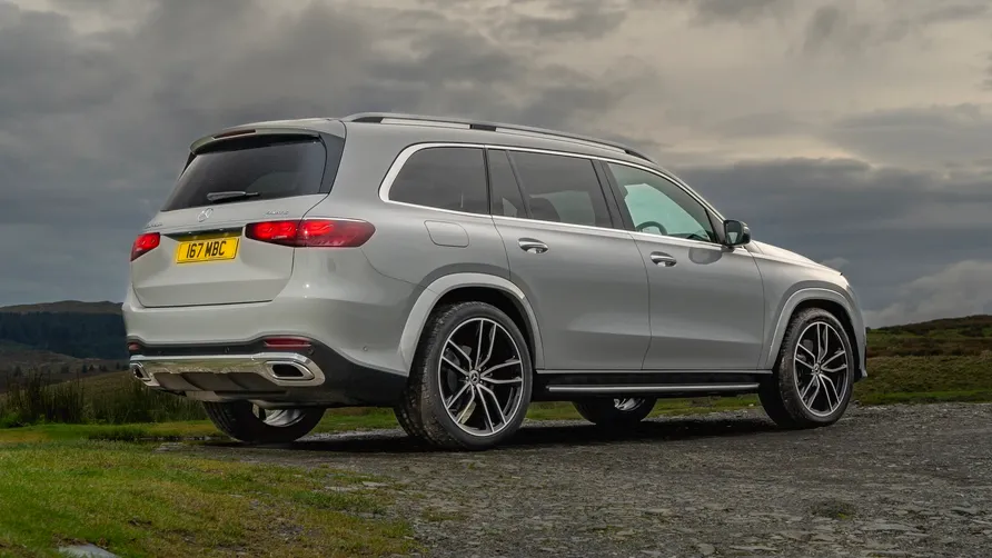 نمای عقب مرسدس بنز GLS 450 نمای عقب مرسدس بنز GLS 450