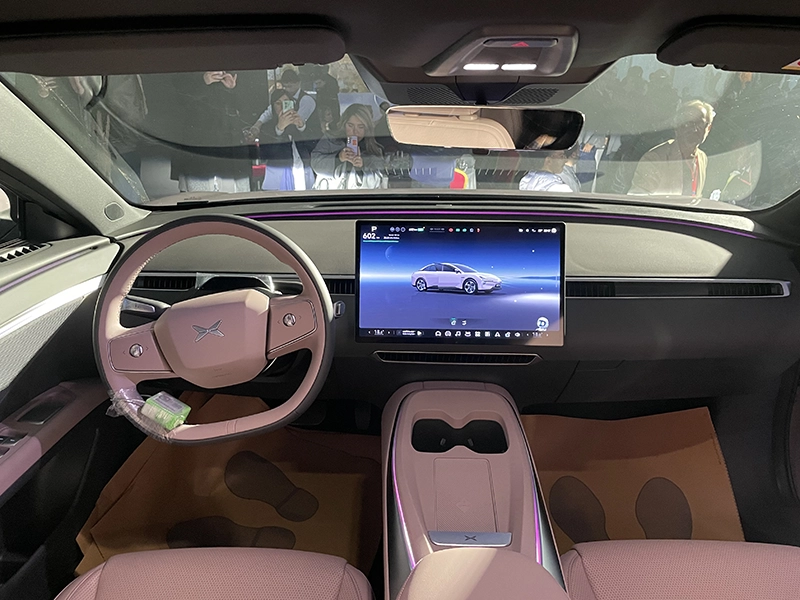 طراحی داخلی ایکس پنگ مونا M03 طراحی داخلی ایکس پنگ مونا M03