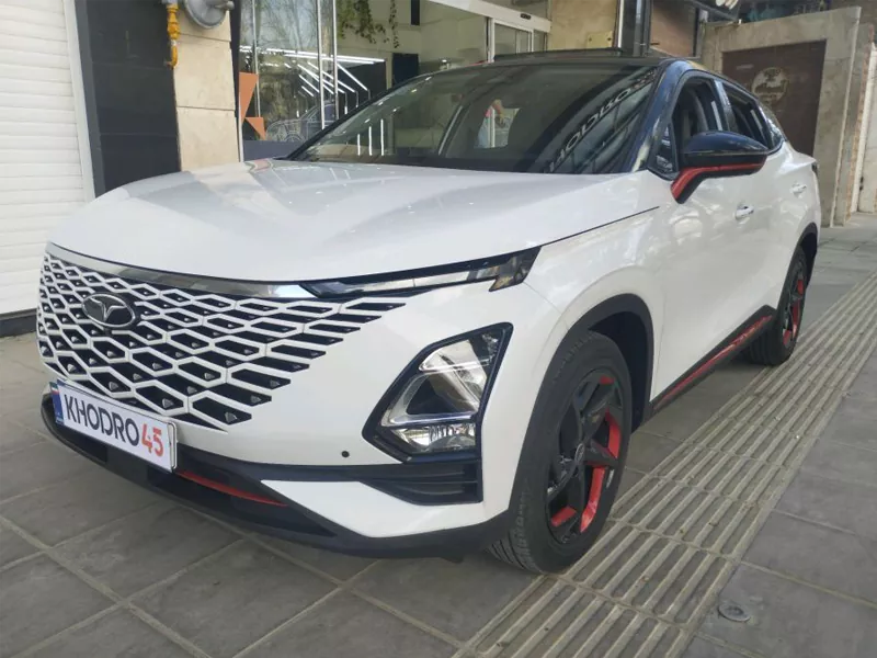 فونیکس FX سفید از نمای جلو