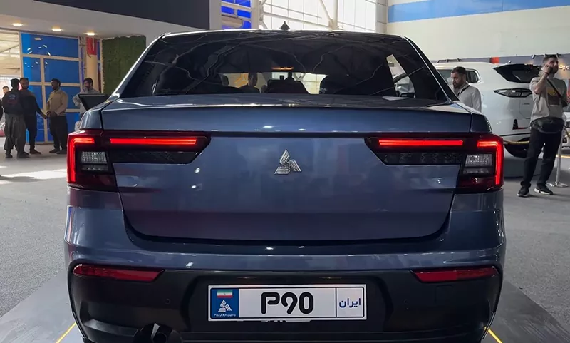 پارس نوآ آبی از نمای عقب پارس نوآ آبی از نمای عقب