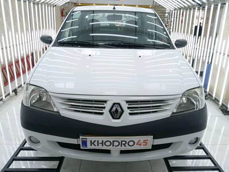 ال ۹۰ سفید از نمای روبرو ال ۹۰ سفید از نمای روبرو