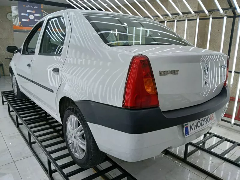 ال ۹۰ سفید از نمای عقب ال ۹۰ سفید از نمای عقب