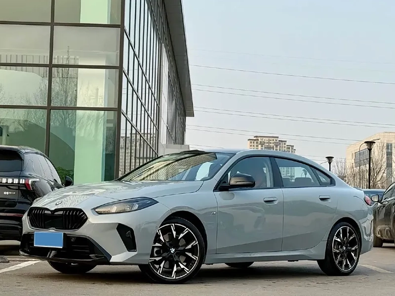 طراحی ظاهری بی ام و 225L MSport طراحی ظاهری بی ام و 225L MSport