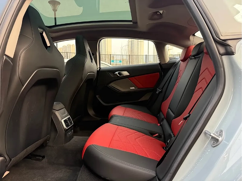طراحی صندلی های عقب بی ام و 225l msport طراحی صندلی های عقب بی ام و 225l msport