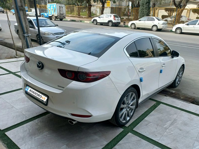 نمای عقب مزدا ۳ نمای عقب مزدا ۳
