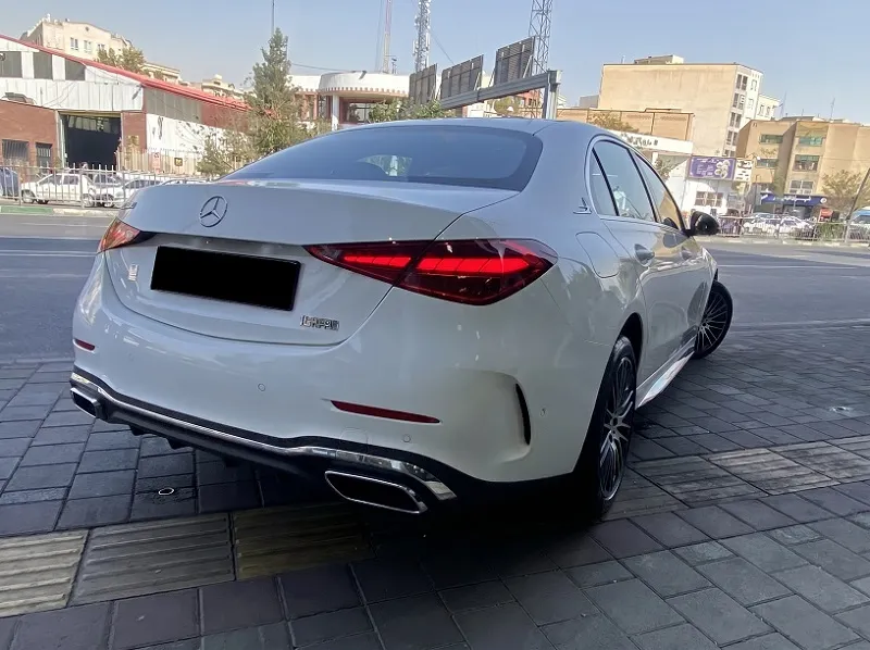 نمای عقب مرسدس بنز C200L ۲۰۲۵ نمای عقب مرسدس بنز C200L ۲۰۲۵
