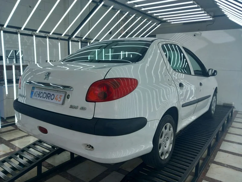 نمای جانبی پژو ۲۰۶ SD V8 نمای جانبی پژو ۲۰۶ SD V8