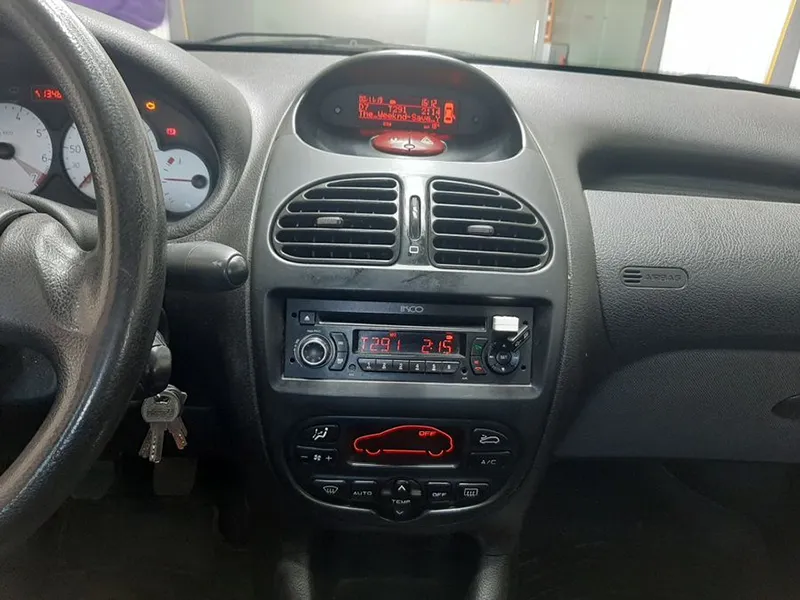 داشبرد پژو ۲۰۶ SD V6 داشبرد پژو ۲۰۶ SD V6