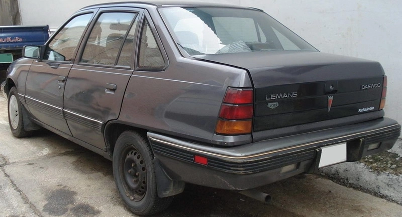 نمای عقب دوو ریسر نمای عقب دوو ریسر
